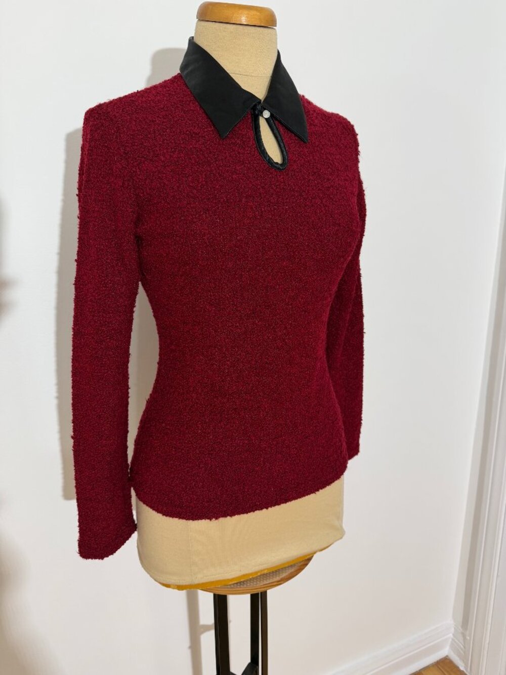 Le Château Vintage Burgundy Bouclé Knit Long-Sleeve Top NWT - Picture 1 of 7